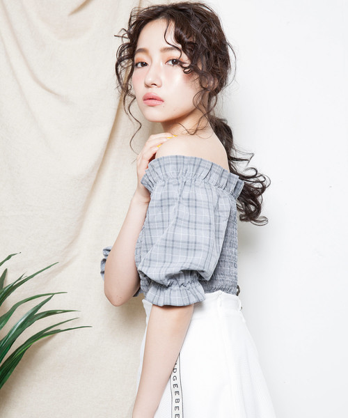 ANDGEEBEE(アンジービー)の「オフショルシャーリングトップス(その他トップス)」|チェック