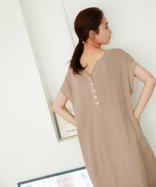 niko and...（ニコアンド）の「2WAYヘンリーワンピース（ワンピース・レディース・オフホワイト/グリーン/モカ・FREE）」の2枚目の写真