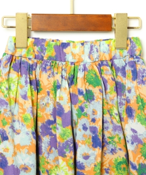 green label relaxing（グリーンレーベルリラクシング）の「【KIDS】レーヨンボカシフラワースカート ◆（スカート・キッズ・レッド/パープル・125/105/115/135/95）」の6枚目の写真