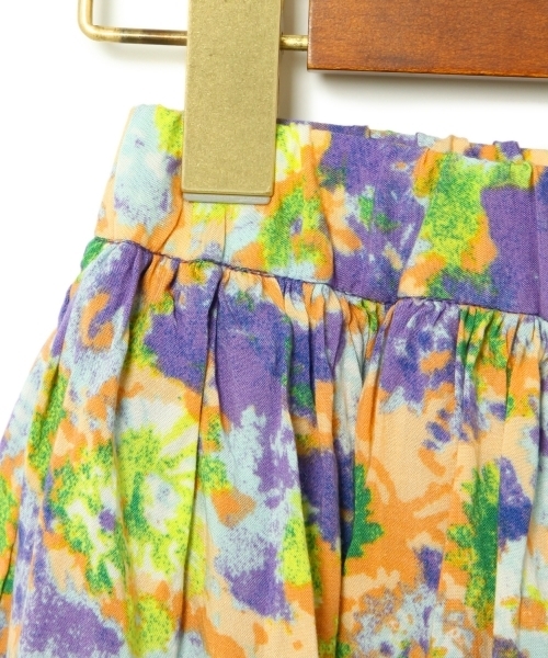 green label relaxing（グリーンレーベルリラクシング）の「【KIDS】レーヨンボカシフラワースカート ◆（スカート・キッズ・レッド/パープル・125/105/115/135/95）」の5枚目の写真
