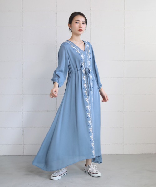 Bou Jeloud（ブージュルード）の「【WEB限定】Vネック刺繍ロング