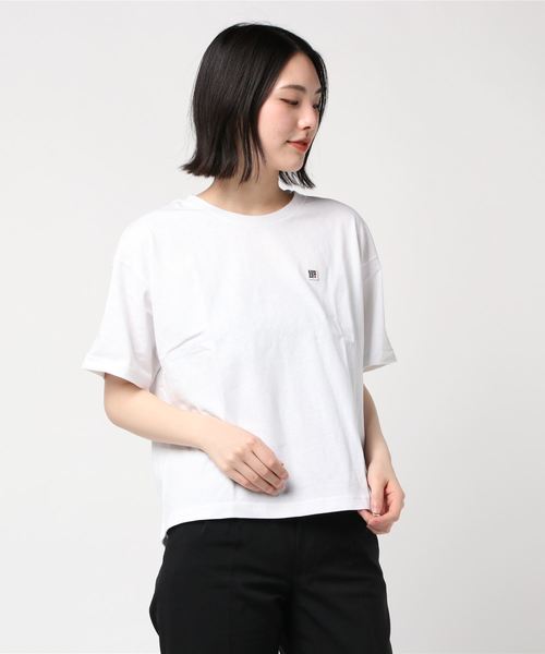 CONVERSE（コンバース）の「CONVERSE/コンバース ビッグシルエット ワンポイント ロゴ刺繍 Tシャツ（Tシャツ/カットソー・レディース・ホワイト/ブラック/チャコール・M/L）」の8枚目の写真