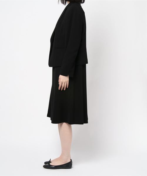 MONOIR(モノワール)の「濃染加工大きいサイズアンサンブル(ジャケットワンピース)(アンサンブル・レディース・ブラック・13号/17号/19号/15号/21号/23号)」の11枚目の写真