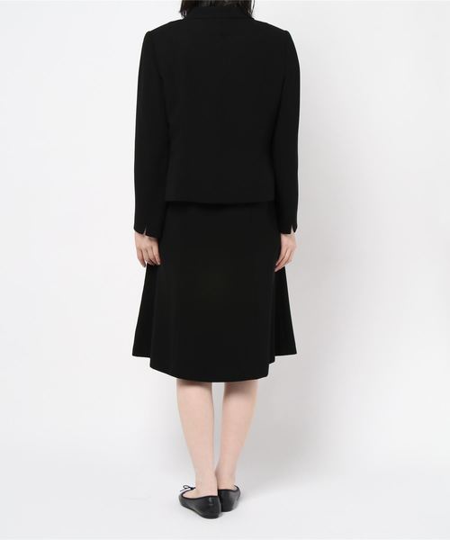 MONOIR(モノワール)の「濃染加工大きいサイズアンサンブル(ジャケットワンピース)(アンサンブル・レディース・ブラック・13号/17号/19号/15号/21号/23号)」の12枚目の写真