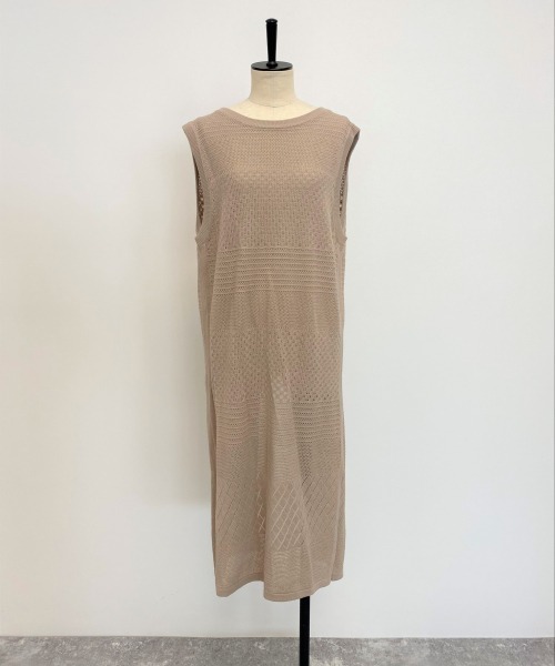 LOWRYS FARM（ローリーズファーム）の「スカシガラエプロンワンピ　887176（ワンピース・レディース・ベージュ/パープル/カーキ・FREE）」の12枚目の写真