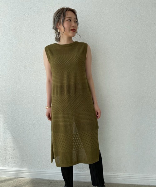 LOWRYS FARM（ローリーズファーム）の「スカシガラエプロンワンピ　887176（ワンピース・レディース・ベージュ/パープル/カーキ・FREE）」の16枚目の写真