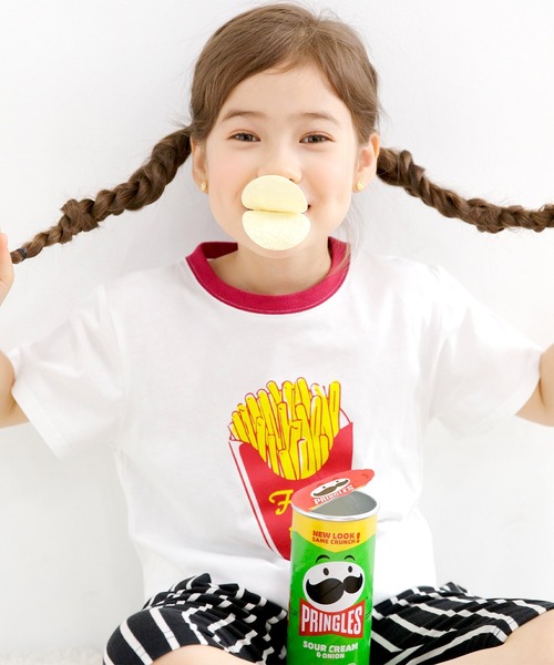 Bee des Bee（ビーデスビー）の「【コットン100％】半袖プリントTシャツ（Tシャツ/カットソー・キッズ・スモークピンク/ネイビー/オレンジ/ダークパープル/ブラウン/ホワイト系その他/ホワイト/ブルー系その他/グリーン/ベージュ/ピンク系その他/ホワイト系その他2/ダークグリーン/オレンジ系その他/杢グレー/クリーム/ベージュ系/ホワイト系1/ライトイエロー/ホワイト系・100cm/110cm/120cm/130cm/140cm/150cm）」の3枚目の写真