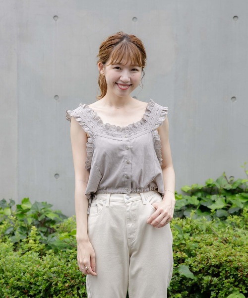 flower(フラワー)の「フラッフィーフリルビスチェ(シャツ/ブラウス・レディース・ホワイト/グレー・FREE)」の7枚目の写真