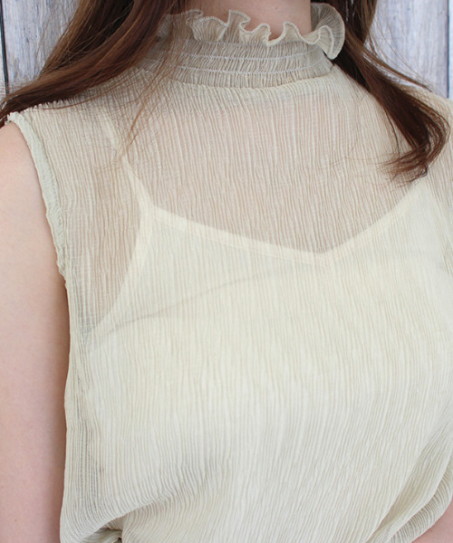 MODE ROBE(モードローブ)の「シアープリーツフリルカラーノースリーブ(Tシャツ/カットソー・レディース・アイボリー/オリーブ/ブルー・FREE)」の16枚目の写真
