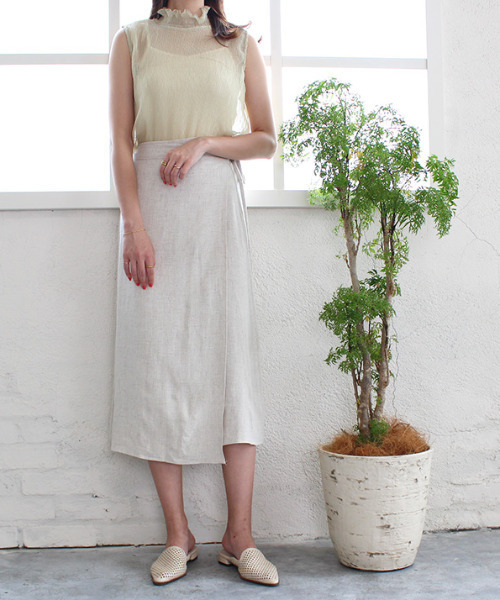 MODE ROBE(モードローブ)の「シアープリーツフリルカラーノースリーブ(Tシャツ/カットソー・レディース・アイボリー/オリーブ/ブルー・FREE)」の10枚目の写真