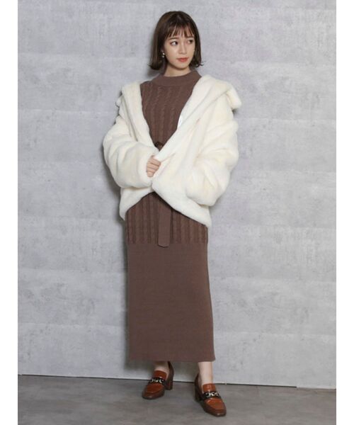 dazzlin（ダズリン）の「ベルトマークケーブルニットワンピース（ワンピース・レディース・ブラウン/ブラック/オフホワイト・FREE）」の10枚目の写真