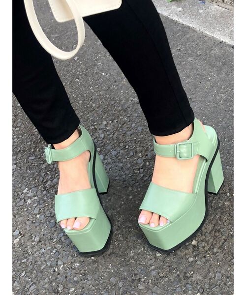 EMODA（エモダ）の「コンビネーションハイヒールサンダル（サンダル・レディース・ホワイト/ブラック/ミント・SMALL/MEDIUM/LARGE）」の3枚目の写真