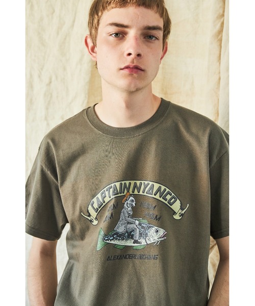AlexanderLeeChang(アレキサンダーリーチャン)の「AlexanderLeeChang/アレキサンダーリーチャン CAPTAIN NYANCO T(Tシャツ/カットソー・メンズ・ブラック/グレー/オリーブ/スカイブルー・2/3/4)」の14枚目の写真