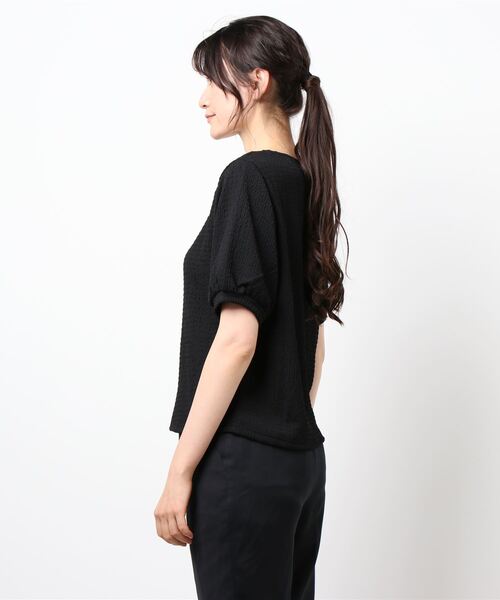 ehka sopo（エヘカソポ）の「くしゅくしゅボリュームスリーブTシャツ（Tシャツ/カットソー・レディース・オフホワイト/グリーン/ブラック・ﾌﾘ-）」の4枚目の写真