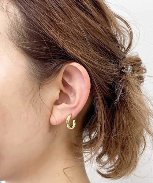 アクセサリーウェーブフープピアス ピアス 両耳用 Kutir クティール のファッション