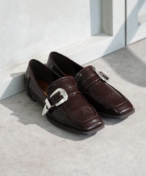 VIVIAN（ヴィヴィアン）の「スクエアトゥバックルベルトローファー  ZOZOTOWN+オフィシャルサイト限定商品（ローファー・レディース・ブラック/ダークブラウン/アイボリー・LL/S/M/L）」の3枚目の写真