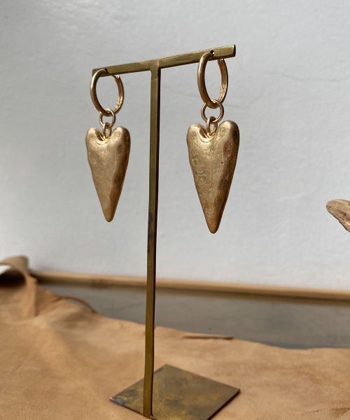 emouv by est（エモーヴバイエスト）の「emouv by est リングハートピアス（ピアス（両耳用）・レディース・ゴールド・FREE）」の2枚目の写真