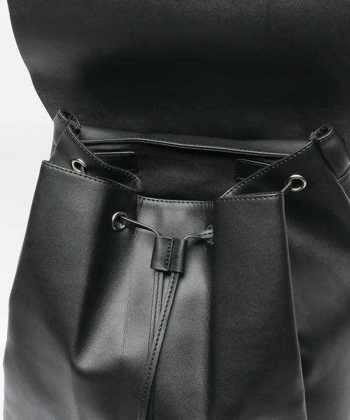 SENSE OF PLACE by URBAN RESEARCH(センスオブプレイスバイアーバンリサーチ)の「フェイクレザーバッグパック(バックパック/リュック・メンズ・ブラウン/ブラック・ONE)」の5枚目の写真