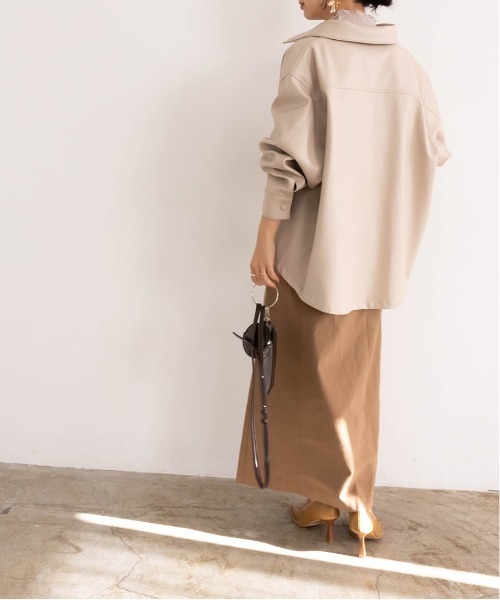 RANDA（ランダ）の「フェイクレザーCPOジャケット（ブルゾン・レディース・アイボリー/ダークブラウン/グリーン・FREE）」の6枚目の写真