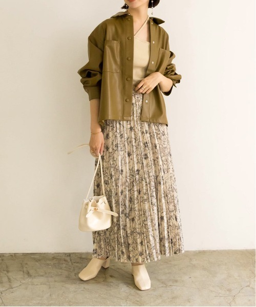 RANDA（ランダ）の「フェイクレザーCPOジャケット（ブルゾン・レディース・アイボリー/ダークブラウン/グリーン・FREE）」の12枚目の写真