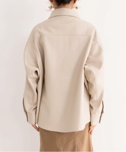 RANDA（ランダ）の「フェイクレザーCPOジャケット（ブルゾン・レディース・アイボリー/ダークブラウン/グリーン・FREE）」の14枚目の写真