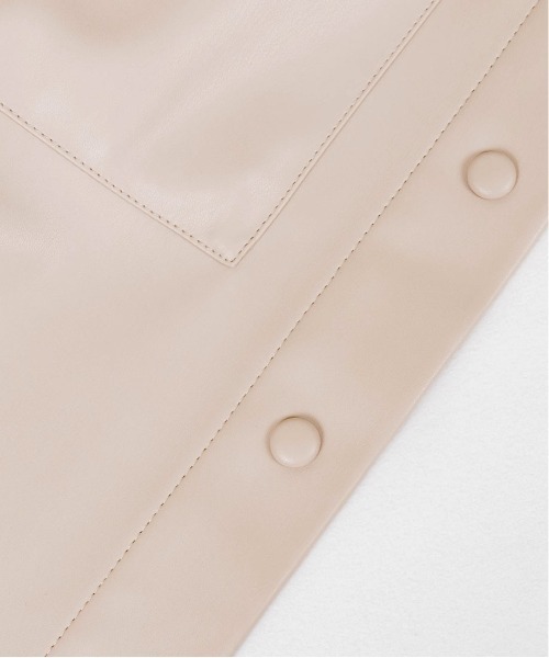 RANDA（ランダ）の「フェイクレザーCPOジャケット（ブルゾン・レディース・アイボリー/ダークブラウン/グリーン・FREE）」の18枚目の写真