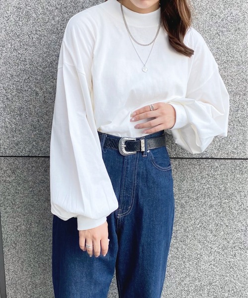 apres jour(アプレジュール)の「モックネック袖ボリュームロンT【ZOZOTOWN限定アイテム】(Tシャツ/カットソー・レディース・オフホワイト/アイボリー/ブラック・X-LARGE/フリー)」の6枚目の写真