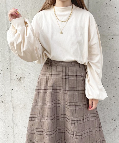 apres jour(アプレジュール)の「モックネック袖ボリュームロンT【ZOZOTOWN限定アイテム】(Tシャツ/カットソー・レディース・オフホワイト/アイボリー/ブラック・X-LARGE/フリー)」の15枚目の写真