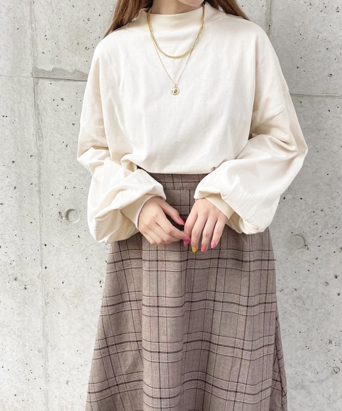 apres jour(アプレジュール)の「モックネック袖ボリュームロンT【ZOZOTOWN限定アイテム】(Tシャツ/カットソー・レディース・オフホワイト/アイボリー/ブラック・X-LARGE/フリー)」の16枚目の写真