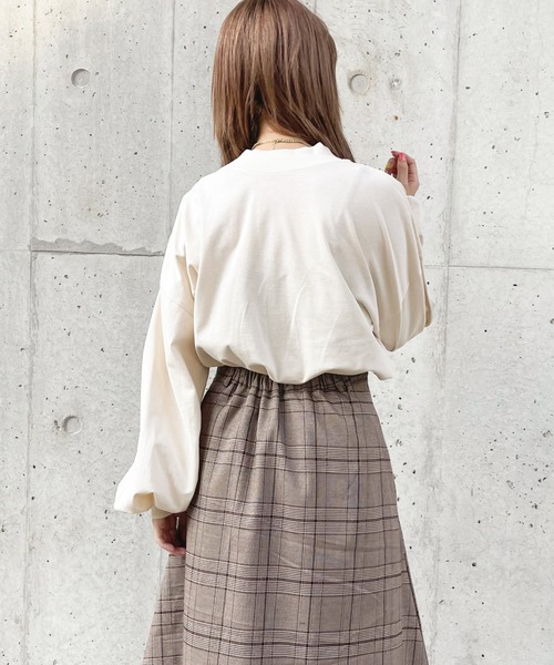 apres jour(アプレジュール)の「モックネック袖ボリュームロンT【ZOZOTOWN限定アイテム】(Tシャツ/カットソー・レディース・オフホワイト/アイボリー/ブラック・X-LARGE/フリー)」の18枚目の写真