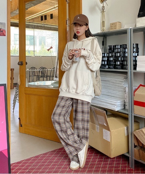 SONA(ソナ)の「SONYUNARA カジュアルチェックパンツ(その他パンツ・レディース・ブラウン/グレー・FREE)」の6枚目の写真