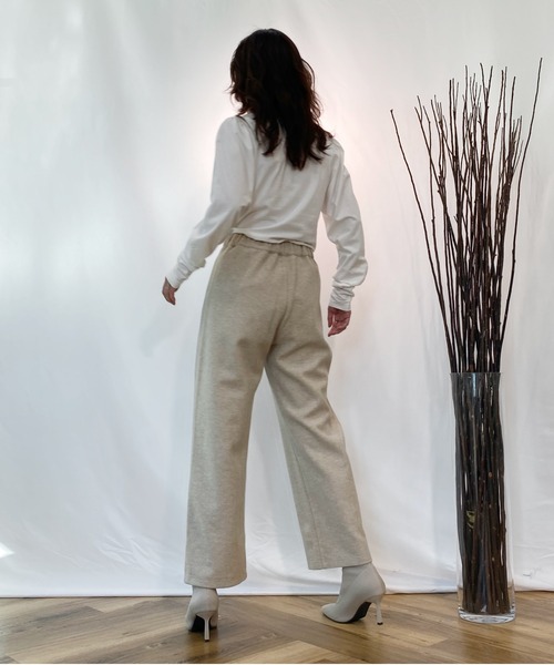 AZUL ENCANTO（アズールエンカント）の「バルーンギャザースリーブトップス（Tシャツ/カットソー・レディース・ライトブラウン/ホワイト・FREE）」の11枚目の写真