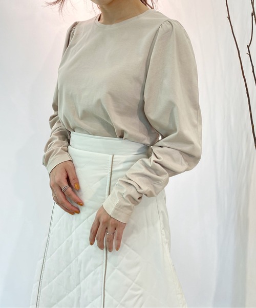 AZUL ENCANTO（アズールエンカント）の「バルーンギャザースリーブトップス（Tシャツ/カットソー・レディース・ライトブラウン/ホワイト・FREE）」の12枚目の写真