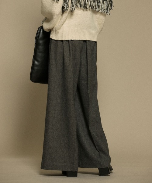 KBF(ケイビーエフ)の「ワイドスラウチパンツ(その他パンツ・レディース・チャコールグレー/ライトグレー・ONE)」の15枚目の写真