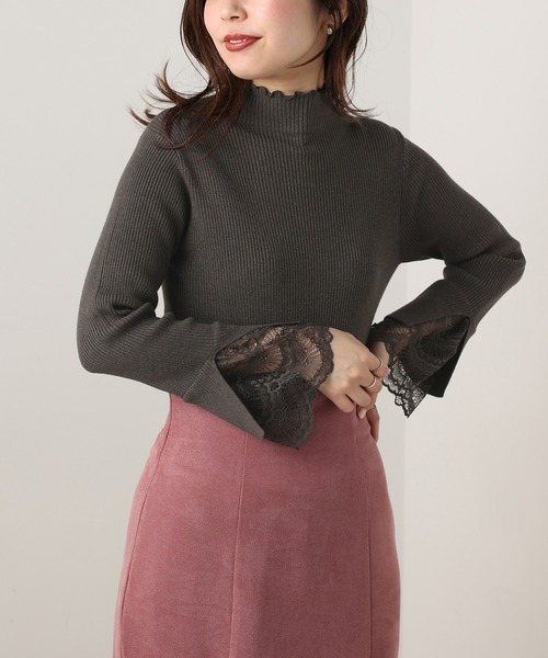 natural couture（ナチュラルクチュール）の「【大好評リバイバルアイテム・WEB限定カラー有り】袖口レースもちもちリブタートル（ニット/セーター・レディース・ブラック/チャコールグレー/カーキ/アイボリー・FREE）」の4枚目の写真