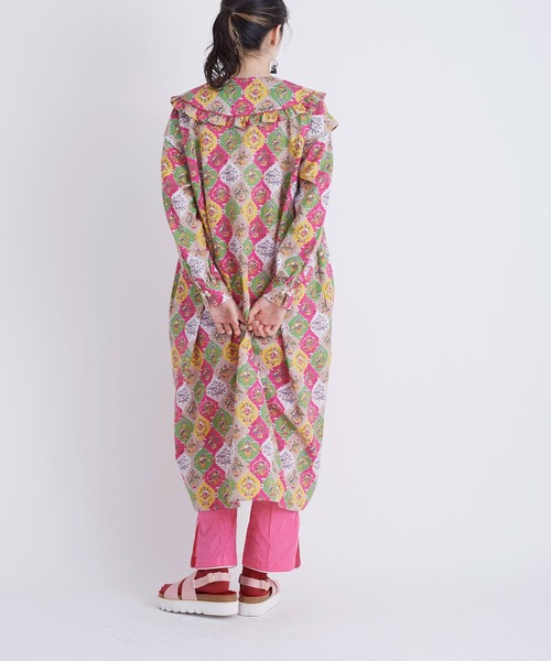 I am I in fact...（アイアムアイインファクト）の「Dinosaur in flower つけ衿（付け襟・レディース・ピンク/ネイビー・FREE）」の14枚目の写真