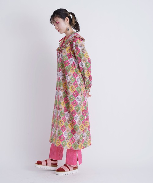 I am I in fact...（アイアムアイインファクト）の「Dinosaur in flower つけ衿（付け襟・レディース・ピンク/ネイビー・FREE）」の15枚目の写真