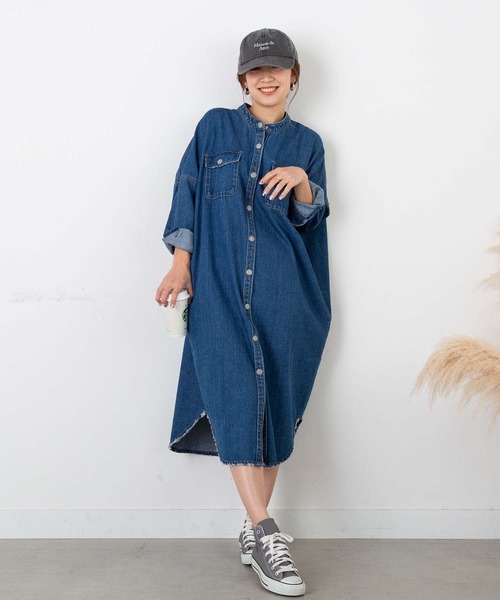 PICHI（ピイチ）の「ノーカラーデニムシャツワンピース（シャツワンピース・レディース・ブルー・FREE）」の6枚目の写真