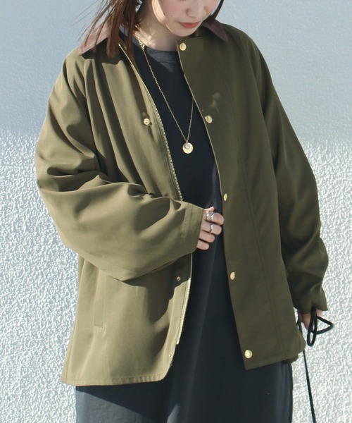 LAVEANGE(ラビアンジェ)の「配色ステンカラーブルゾン(ブルゾン・レディース・ブラック/カーキ/ベージュ系その他・LL/3L/4L/M/L)」の22枚目の写真