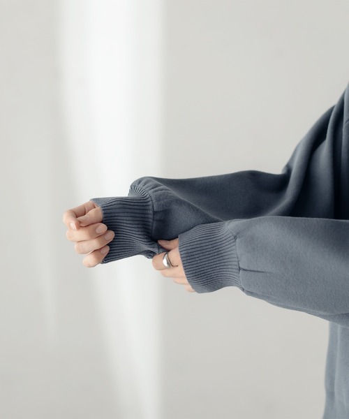 epnok（エプノック）の「ミラノリブクルーネックルーズニット（ニット/セーター・メンズ・チャコールグレー/アイボリー/グレイッシュブルー・SMALL/MEDIUM/LARGE）」の8枚目の写真