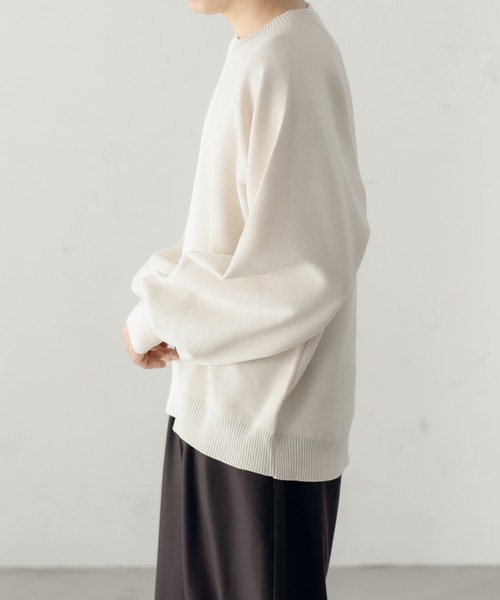 epnok（エプノック）の「ミラノリブクルーネックルーズニット（ニット/セーター・メンズ・チャコールグレー/アイボリー/グレイッシュブルー・SMALL/MEDIUM/LARGE）」の11枚目の写真