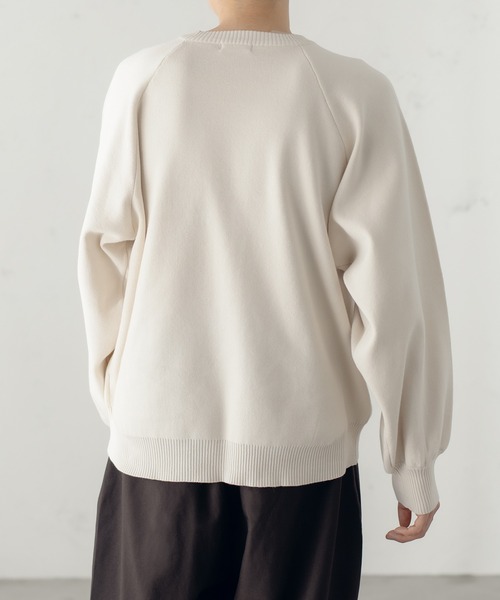 epnok（エプノック）の「ミラノリブクルーネックルーズニット（ニット/セーター・メンズ・チャコールグレー/アイボリー/グレイッシュブルー・SMALL/MEDIUM/LARGE）」の12枚目の写真