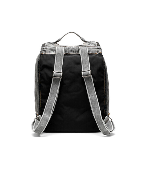 DIESEL（ディーゼル）の「メンズ ダークストーンウォッシュデニム バックパック（バックパック/リュック・メンズ・ブラック・UNI）」の10枚目の写真