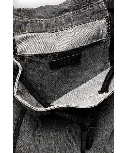 DIESEL（ディーゼル）の「メンズ ダークストーンウォッシュデニム バックパック（バックパック/リュック・メンズ・ブラック・UNI）」の12枚目の写真
