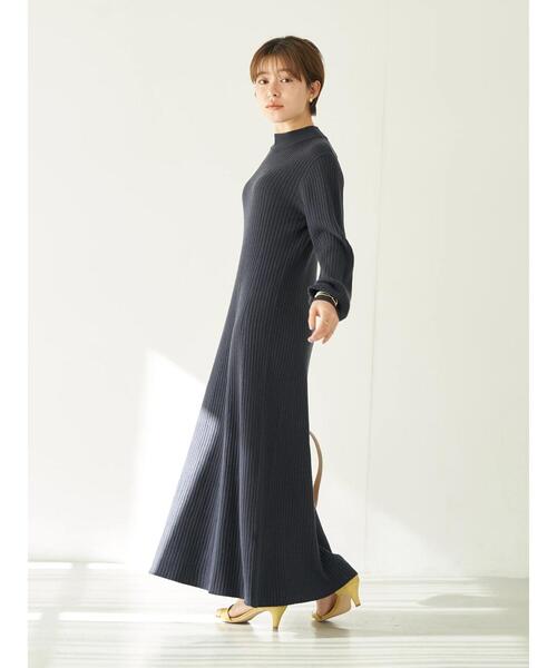 earth music&ecology（アースミュージックアンドエコロジー）の「Aラインリブニットワンピース＊（ワンピース・レディース・ネイビー/ライトベージュ/テラコッタ・FREE）」の4枚目の写真