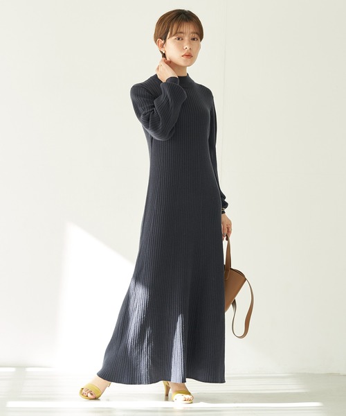 earth music&ecology（アースミュージックアンドエコロジー）の「Aラインリブニットワンピース＊（ワンピース・レディース・ネイビー/ライトベージュ/テラコッタ・FREE）」の3枚目の写真