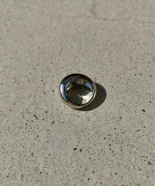 y/m by RIKA（イムバイリカ）の「ウェーブボリュームリング（リング・レディース・シルバー/ゴールド・FREE）」の9枚目の写真