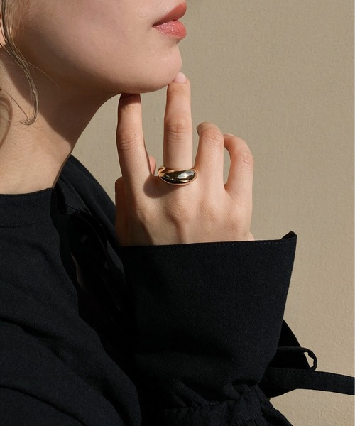 y/m by RIKA（イムバイリカ）の「ウェーブボリュームリング（リング・レディース・シルバー/ゴールド・FREE）」の3枚目の写真