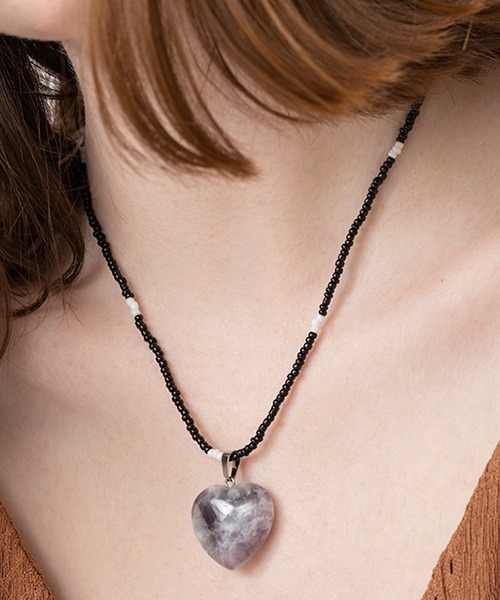 Casselini（キャセリーニ）の「Casselini(キャセリーニ)天然石ハートネックレス（ネックレス・レディース・パープル/グリーン/ブラック/ブラウン・FREE）」の4枚目の写真