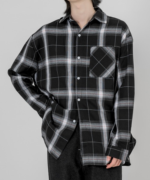 FOLLOWIN（フォロウィン）の「【UNISEX】シンプルチェックパターンオーバーシャツ（シャツ/ブラウス・メンズ・アイボリー/ネイビー/ブラック・FREE）」の11枚目の写真